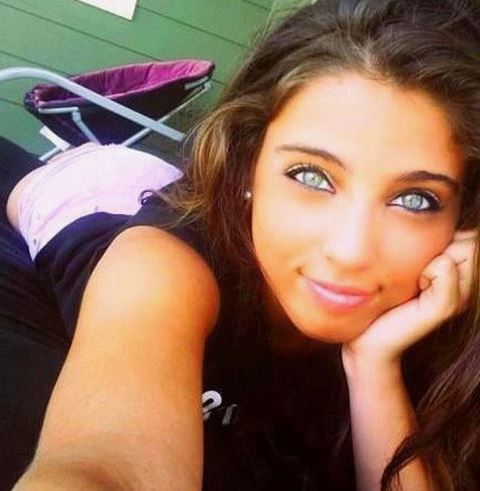 Gebze Araçta Sakso Çeken Genç Escort Bayan İlknur - Image 1