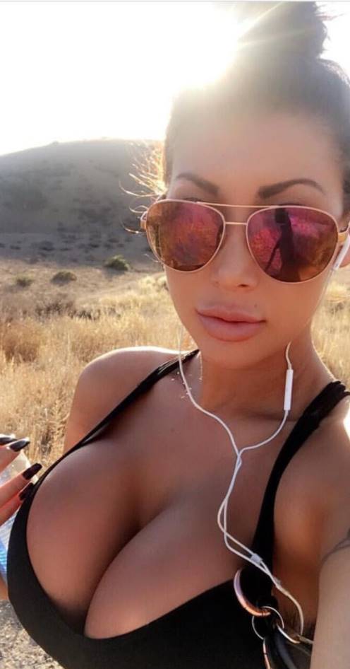 Kurtköy Ofise Gelen Oral Yapan Partner Escort Bayan Semra - Image 1